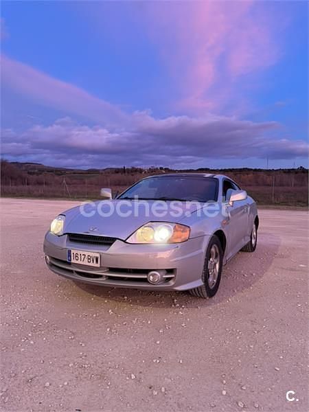 Usado Hyundai Coupé 105 CV (77 kW) 2002 Gris / plata Coupe