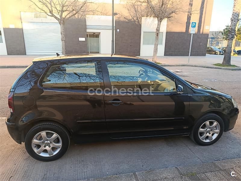 Usado VW Polo Edition 70 CV (51 kW) 2006 Negro Utilitario