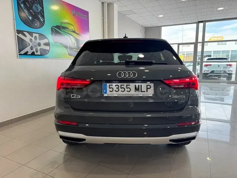 Usado Audi Q3 Advanced Plus 150 CV (110 kW) 2023 Gris / plata SUV