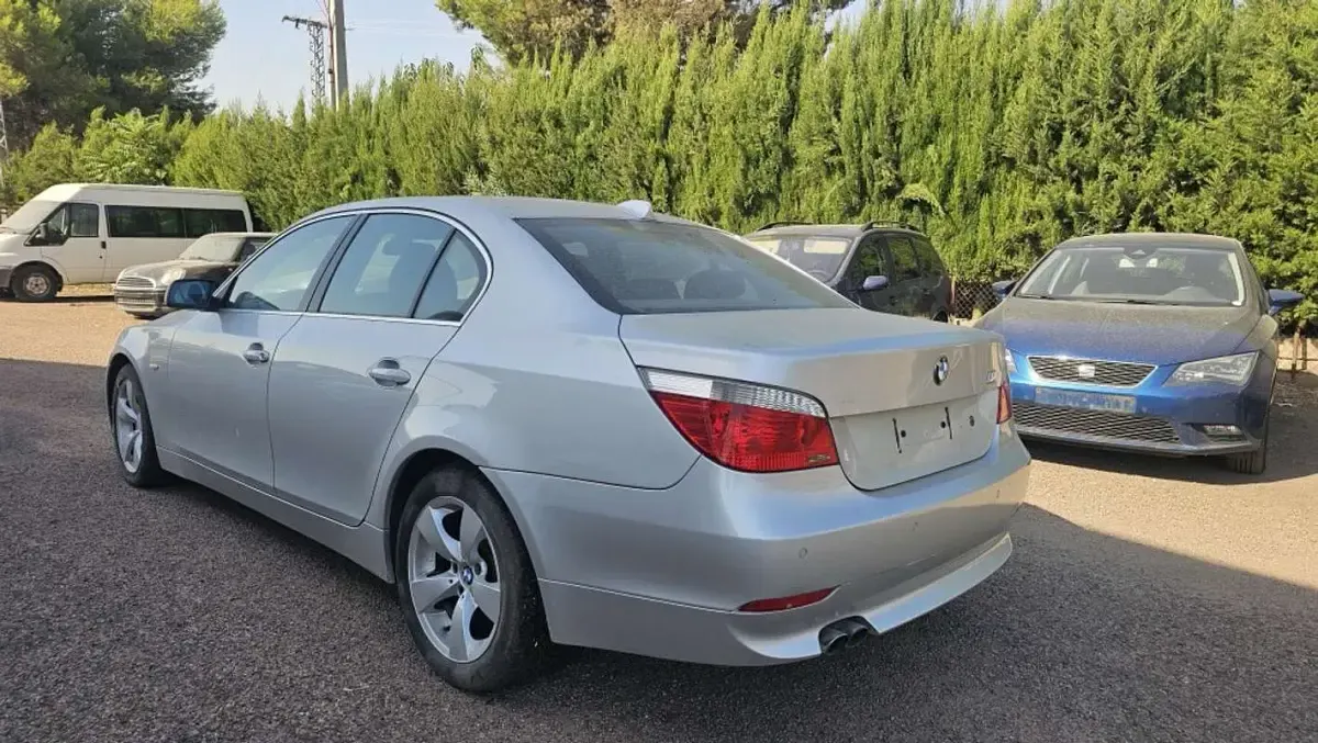 Usado BMW 525 163 CV (119 kW) 2004 Gris Berlina