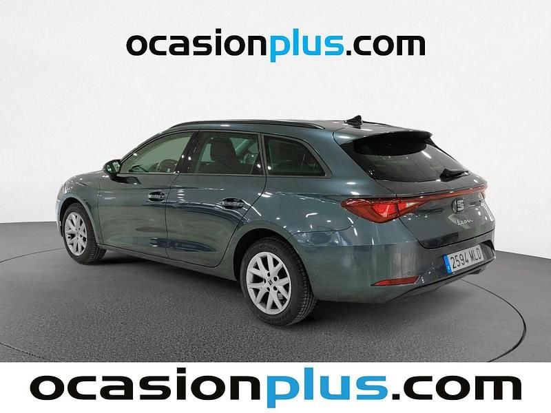 Usado Seat Leon Style 130 CV (95 kW) 2023 Gris Familiar
