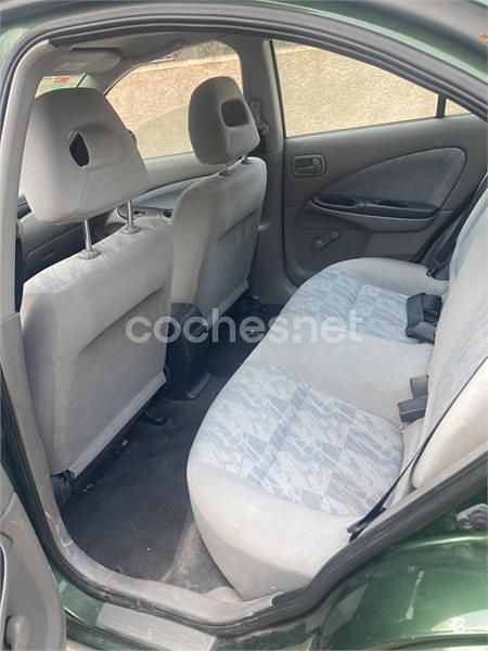 Verde Usado 2002 Nissan Almera Comfort Berlina | 2300 € (Super precio) - Imagen 1/4