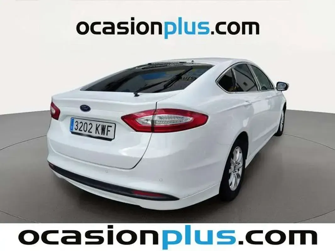 Usado Ford Mondeo Trend 150 CV (110 kW) 2019 Negro Berlina