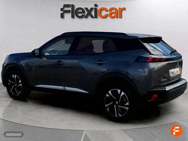 Usado Peugeot 2008 Active 100 CV (73 kW) 2023 Gris SUV