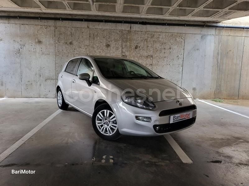 Gris / plata Usado 2015 Fiat Punto Pop Utilitario | 6790 € (Caro) - Imagen 1/4