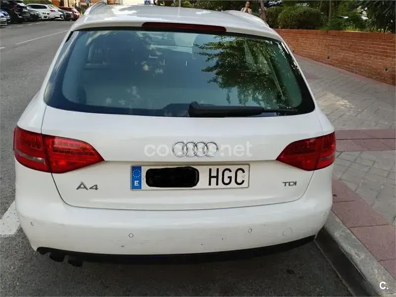 Usado Audi A4 136 CV (100 kW) 2011 Blanco Familiar