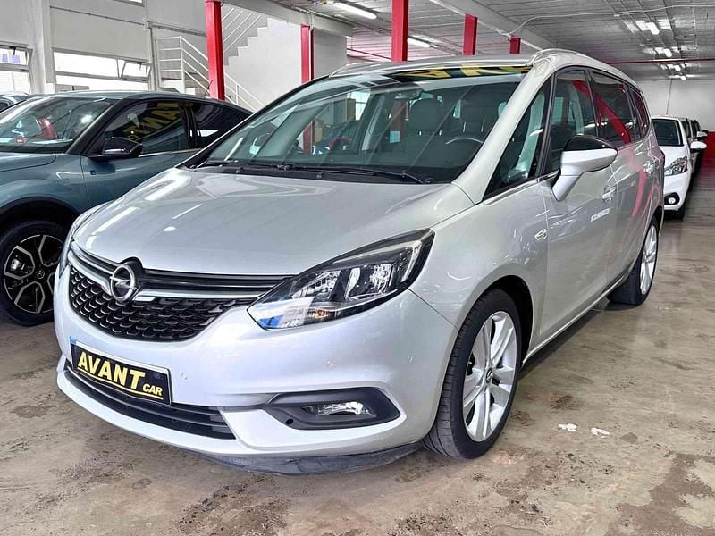 Usado Opel Zafira Innovation 136 CV (100 kW) 2019 Gris Monovolumen