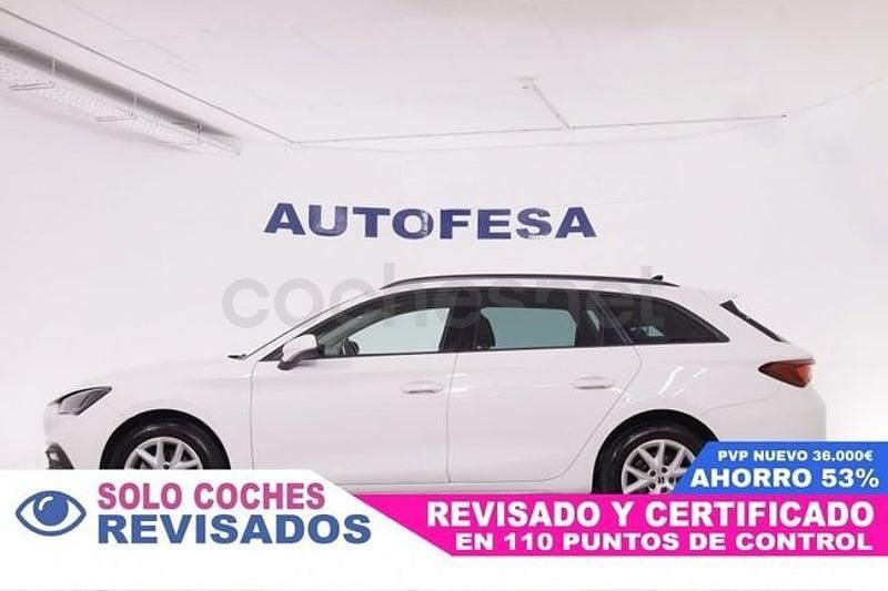 Usado Seat Leon Style 110 CV (80 kW) 2021 Blanco Familiar