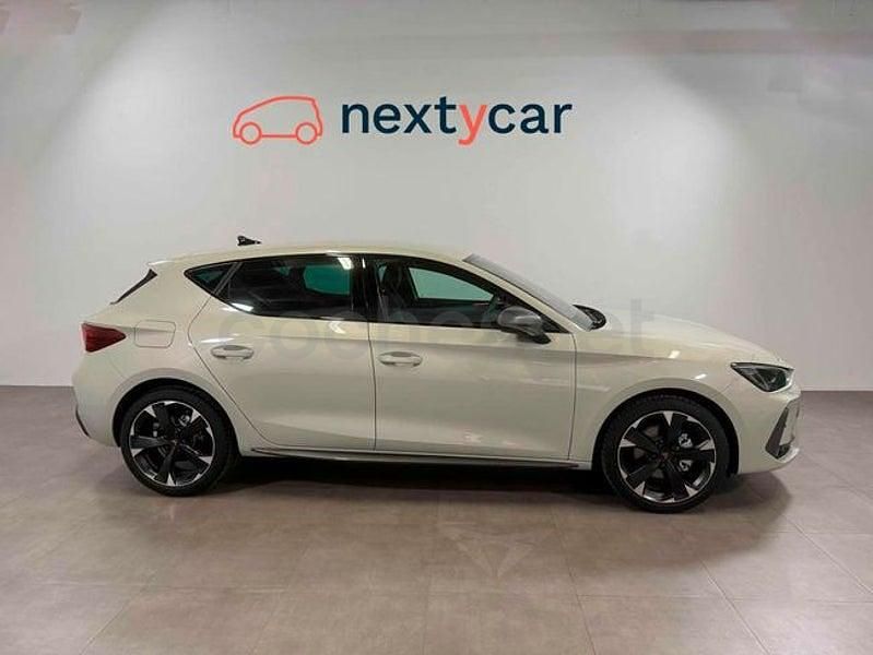 Nuevo Cupra Leon 204 CV (150 kW) 2025 Gris / plata Berlina