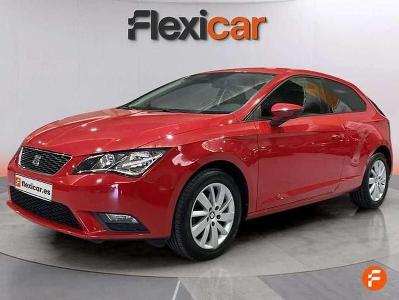 Usado Seat Leon ST Style 110 CV (80 kW) 2017 Rojo Familiar
