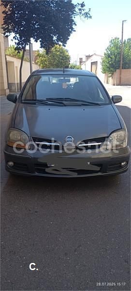 Gris / plata Usado 2003 Nissan Almera Tino Comfort Monovolumen | 2200 € - Imagen 1/4