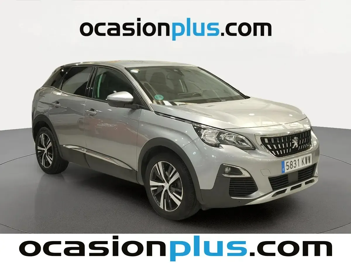 Usado Peugeot 3008 Allure 131 CV (96 kW) 2019 Gris SUV