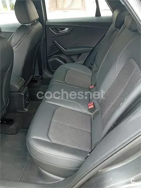 Usado Audi Q2 150 CV (110 kW) 2024 Gris / plata SUV