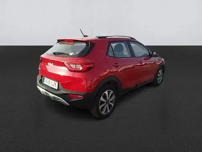Begagnad Kia Stonic 84 HK (61 kW) 2022 Röd SUV