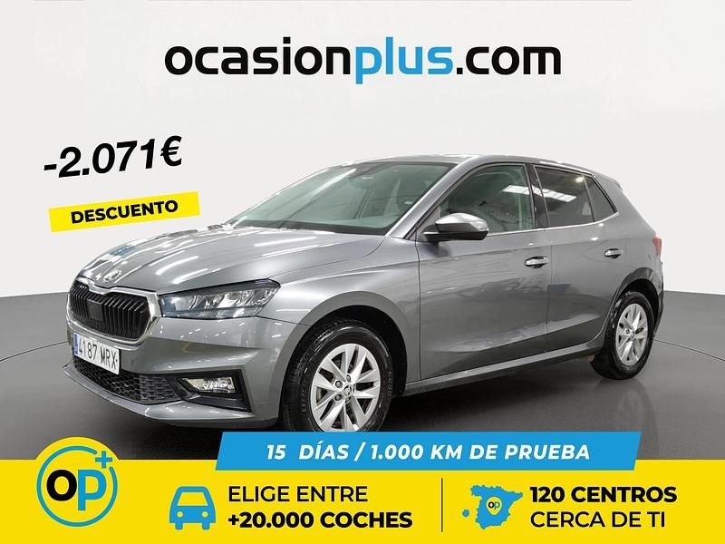 Usado Skoda Fabia Selection 95 CV (69 kW) 2024 Gris Berlina