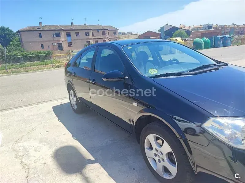 Usado Nissan Primera Acenta 109 CV (80 kW) 2004 Negro Berlina