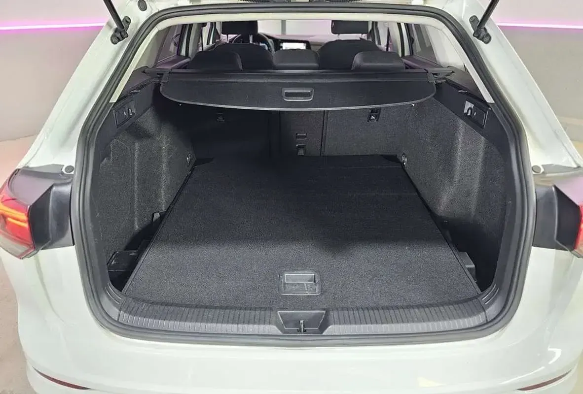 Usado VW Golf VIII 116 CV (85 kW) 2023 Blanco Familiar