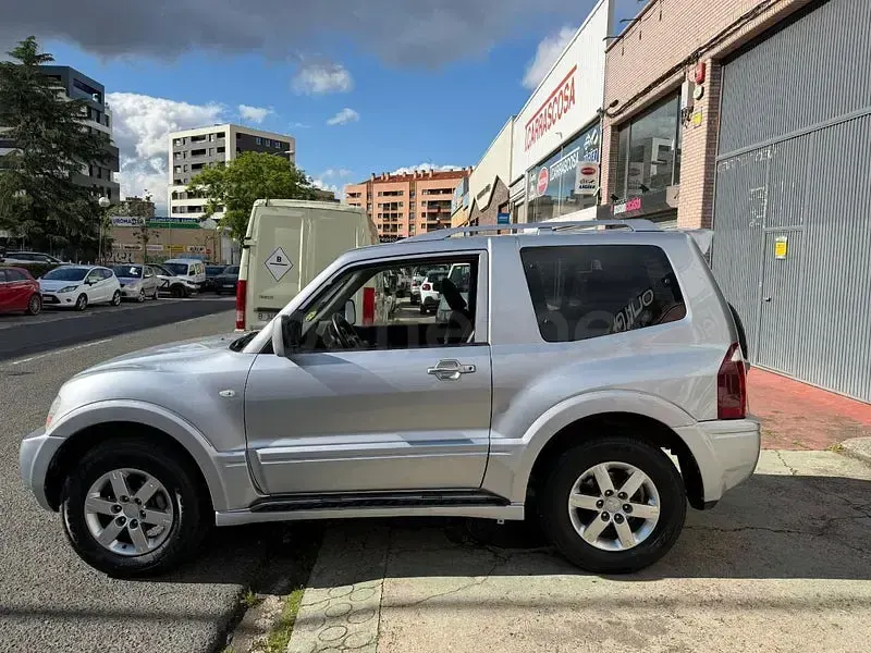 Usado Mitsubishi Montero 160 CV (117 kW) 2006 Gris / plata SUV