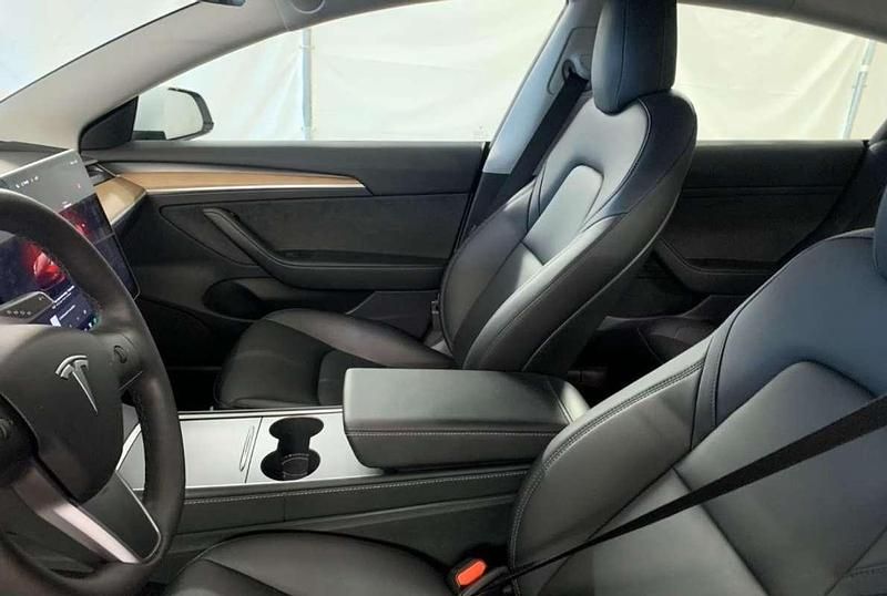 Usado Tesla Model 3 Standard Range 239 kW (325 CV) 2022 Blanco Berlina