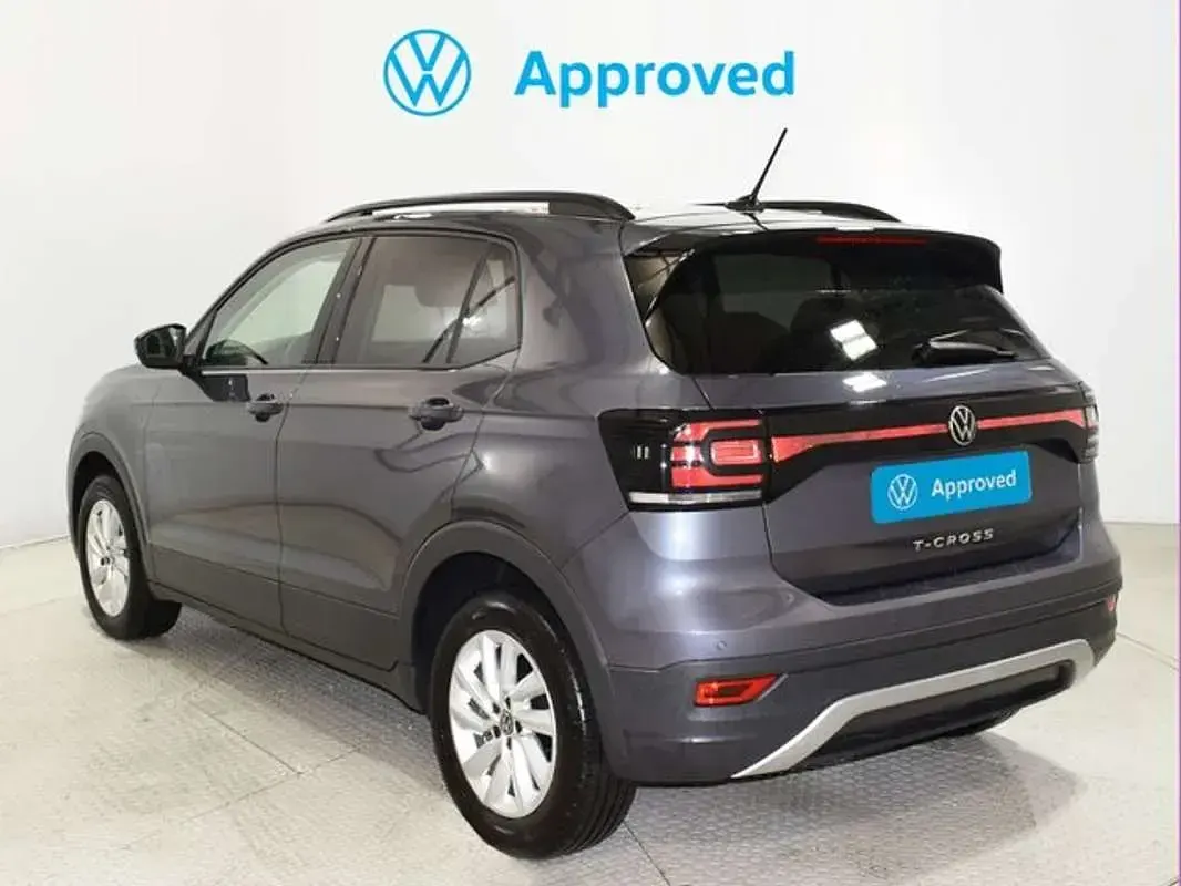 Usado VW T-Cross Advance 95 CV (69 kW) 2023 Gris SUV
