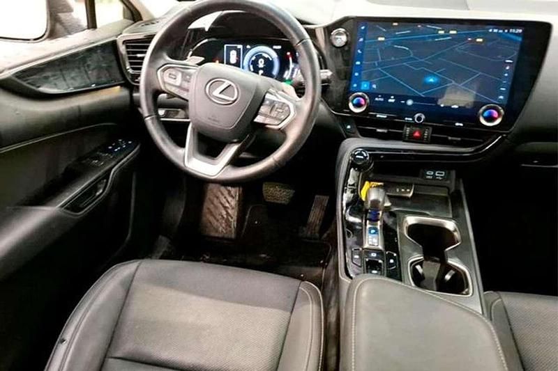 Usado Lexus NX350h Executive Line 242 CV (177 kW) 2022 Gris SUV