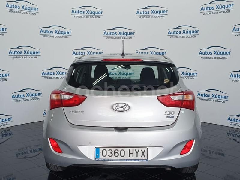 Usado Hyundai i30 Style 135 CV (99 kW) 2014 Gris / plata Berlina