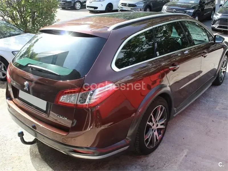 Usado Peugeot 508 RXH 200 CV (147 kW) 2013 Marrón Familiar