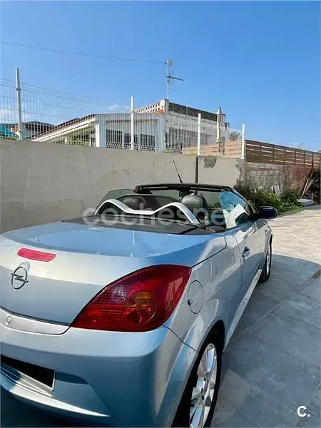 Usado Opel Tigra Enjoy 90 CV (66 kW) 2006 Azul Descapotable