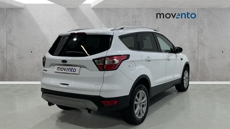 Usado Ford Kuga Trend 120 CV (88 kW) 2019 Blanco SUV