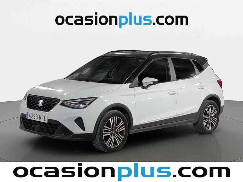 Usado Seat Arona Style 110 CV (80 kW) 2023 Blanco SUV