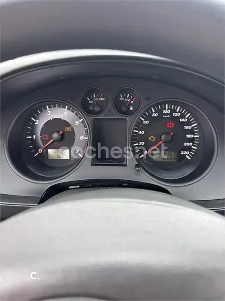 Usado Seat Ibiza Stella 75 CV (55 kW) 2004 Gris / plata Utilitario