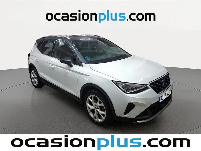 Usado Seat Arona FR 150 CV (110 kW) 2023 Blanco SUV