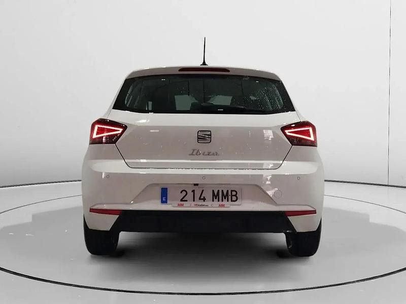 Usado Seat Ibiza Style 110 HP (80 kW) 2023 Branco Sedan