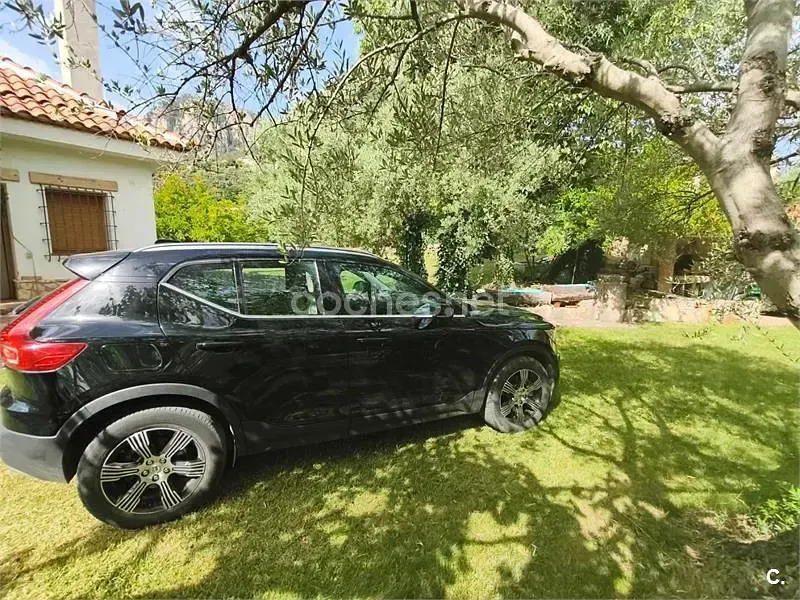 Usado Volvo XC40 197 CV (144 kW) 2020 Negro SUV