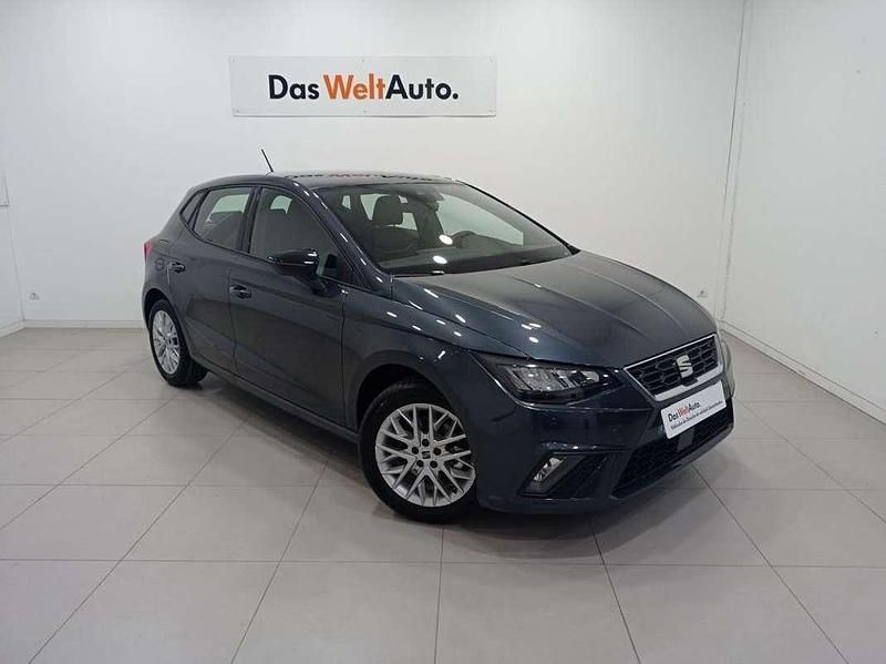 Gris Usado 2024 Seat Ibiza FR Utilitario | 18.190 € (Un poco caro) - Imagen 1/4