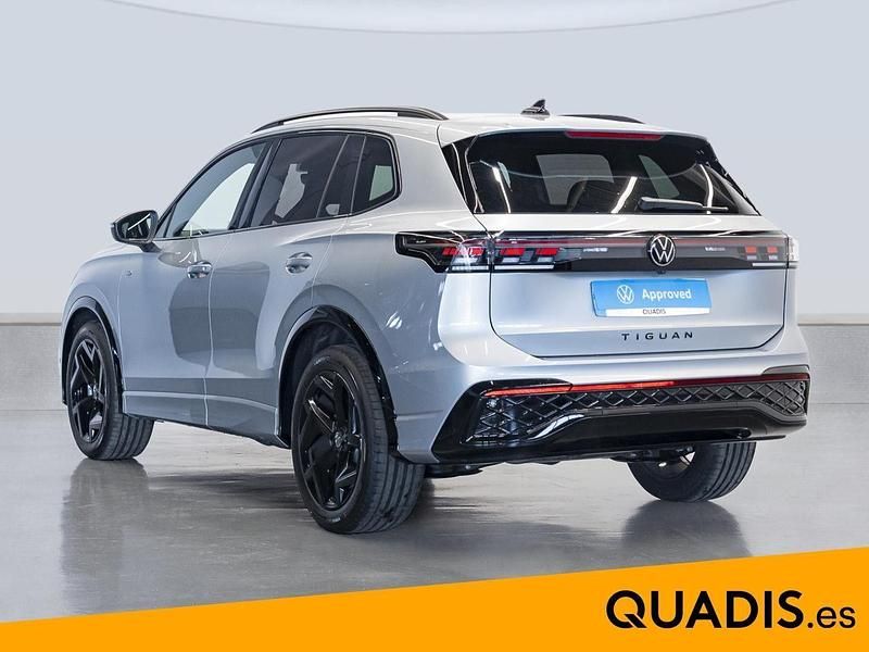 Usado VW Tiguan R-line 150 CV (110 kW) 2025 Gris SUV