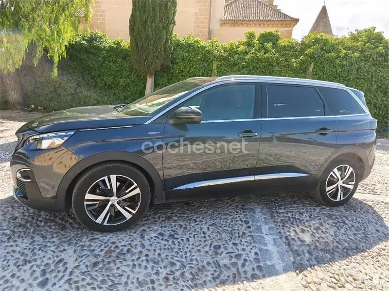 Usado Peugeot 5008 GT-line 130 CV (95 kW) 2019 Azul SUV