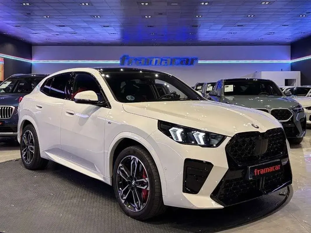 Käytetty BMW X2 Sport Line 163 HP (119 kW) 2025 Valkoinen Katumaasturi