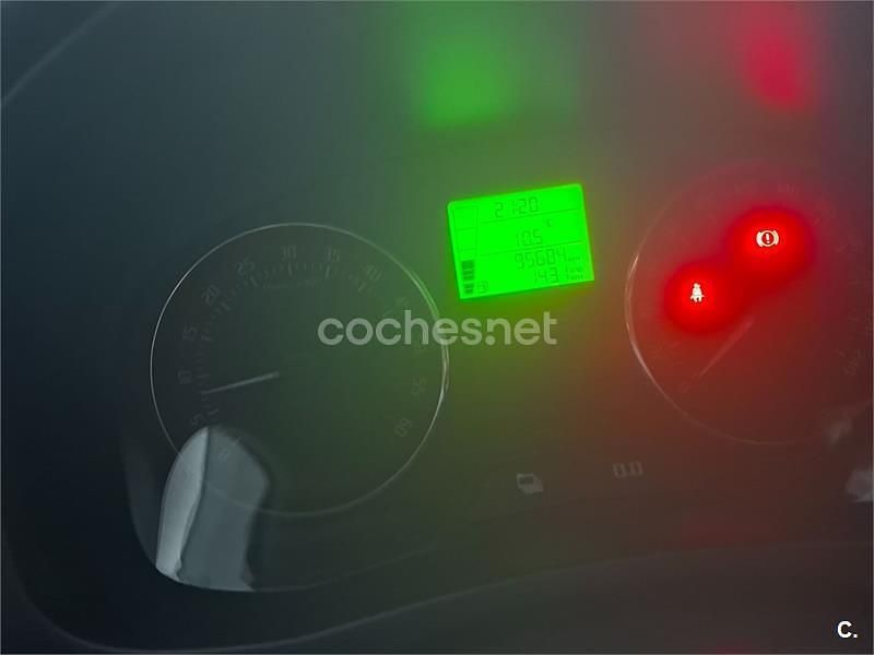 Usado Skoda Fabia Style 90 CV (66 kW) 2011 Gris / plata Berlina