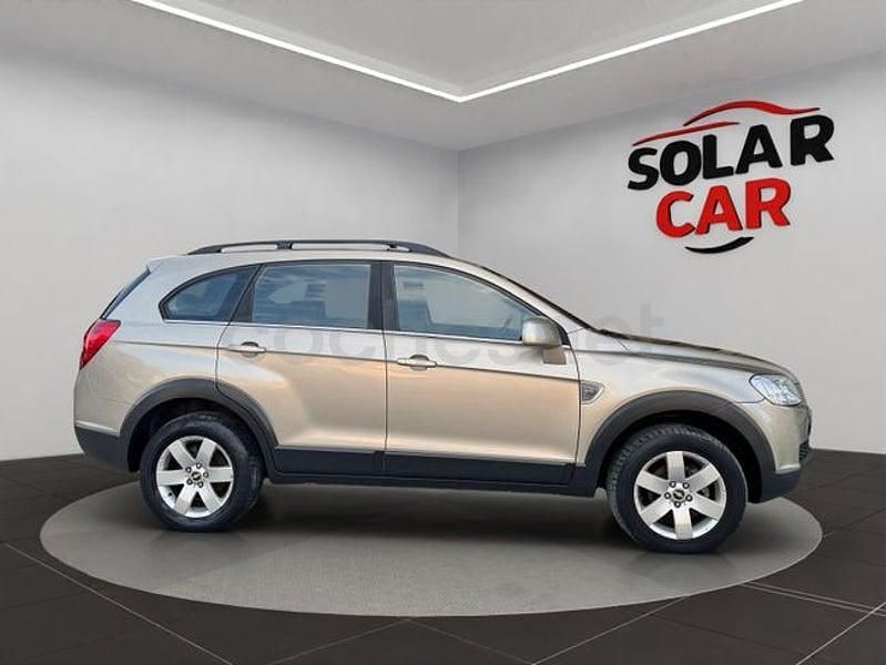 Usado Chevrolet Captiva LS 127 CV (93 kW) 2009 Marrón SUV