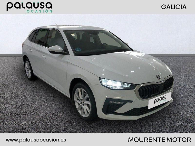 Usado Skoda Scala Selection 115 CV (84 kW) 2024 Blanco Utilitario