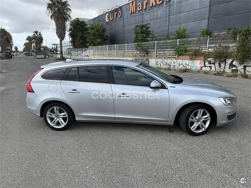 Usado Volvo V60 285 CV (209 kW) 2015 Gris / plata Familiar