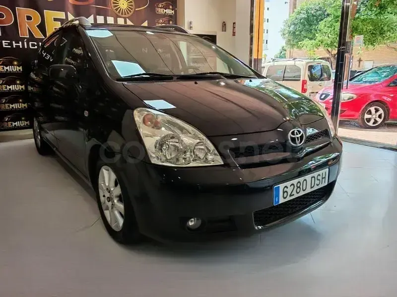 Usado Toyota Corolla Verso Luna 136 CV (100 kW) 2006 Negro Monovolumen