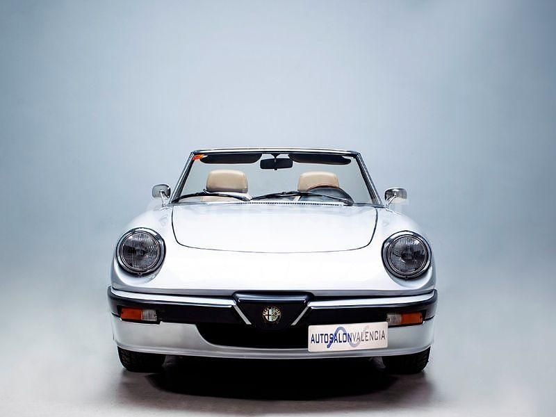 Usado Alfa Romeo Spider Quadrifoglio 128 CV (94 kW) 1990 Gris Descapotable