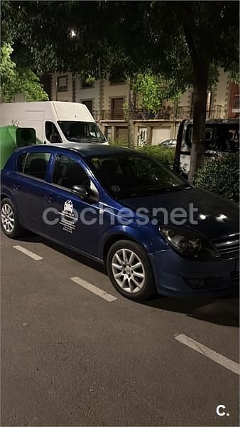 Usado Opel Astra Cosmo 150 CV (110 kW) 2005 Azul Berlina