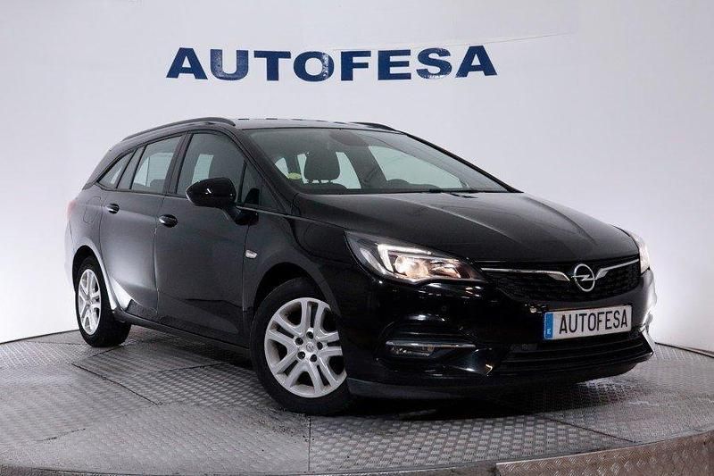 Usado Opel Astra 122 CV (89 kW) 2019 Negro Familiar