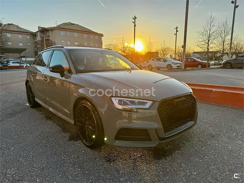 Usado Audi A3 Black Edition 150 CV (110 kW) 2020 Gris / plata Berlina