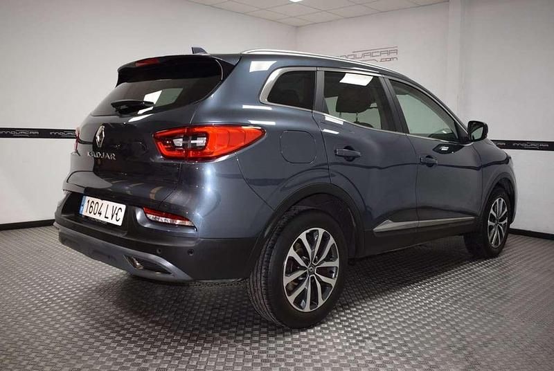 Usado Renault Kadjar LIMITED 140 CV (102 kW) 2021 Gris SUV