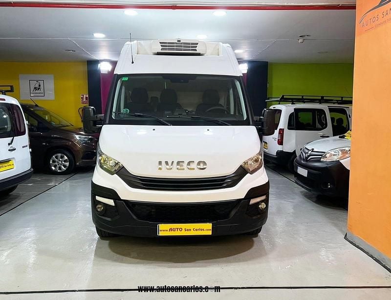Usado Iveco Daily 156 CV (114 kW) 2018 Blanco Berlina