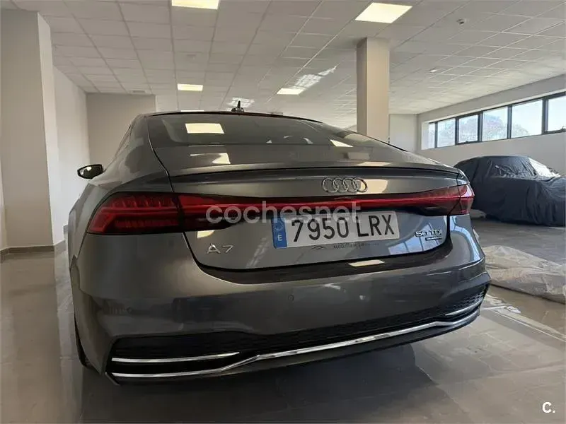 Usado Audi A7 Sportback 286 CV (210 kW) 2021 Gris / plata Utilitario